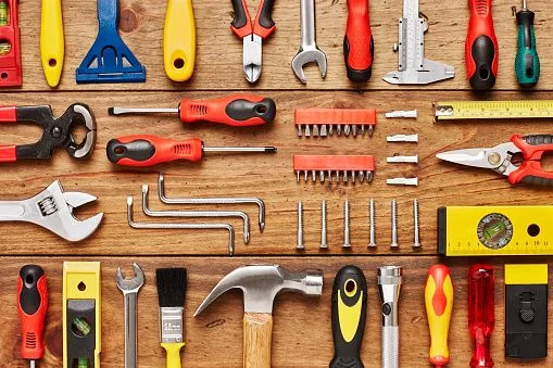 Herramientas manuales para mantenimiento básico del hogar